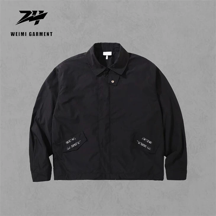 بلک میں خالی بمبار جیکٹس